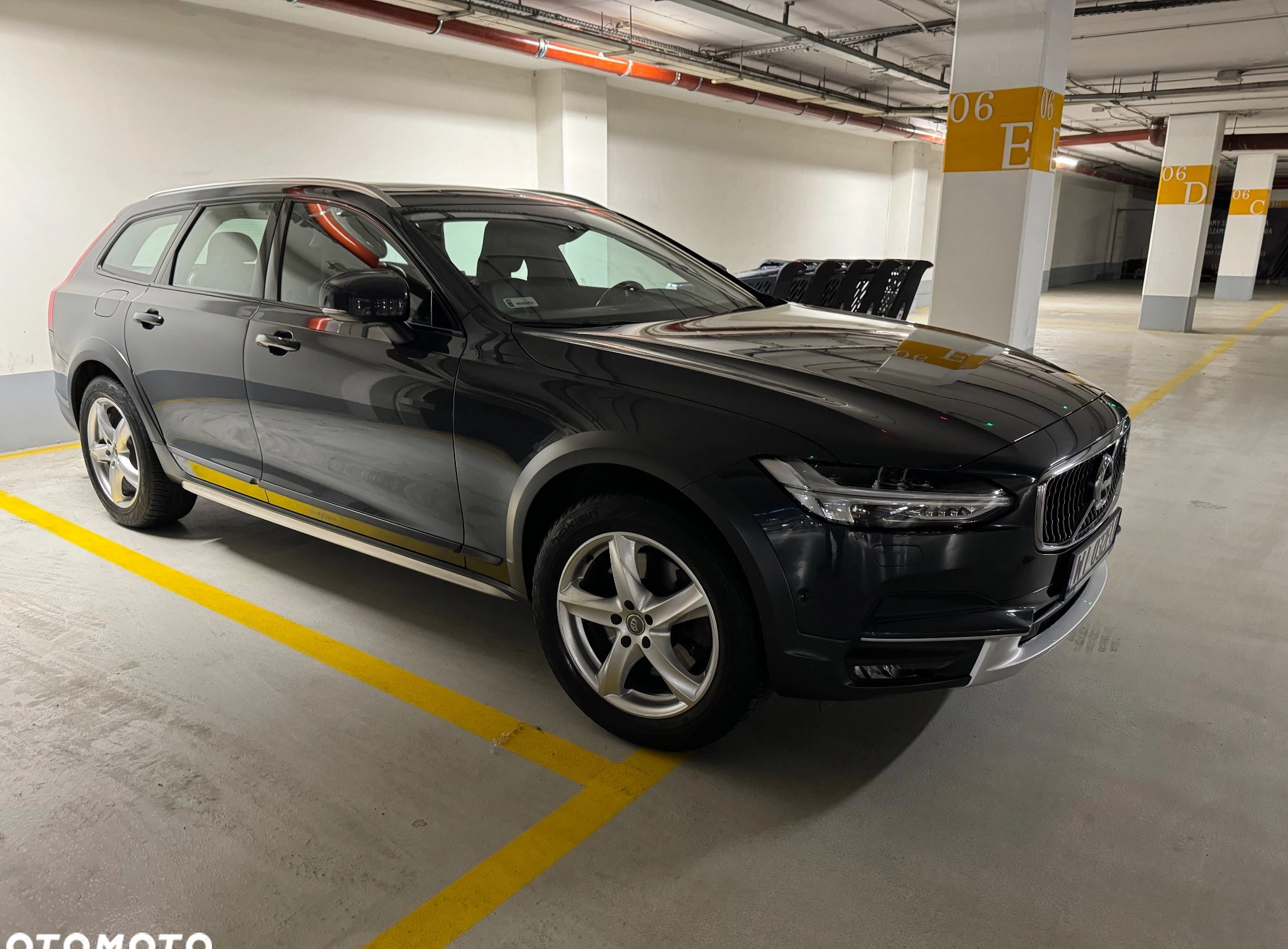 Volvo V90 Cross Country cena 129000 przebieg: 154500, rok produkcji 2017 z Warszawa małe 154